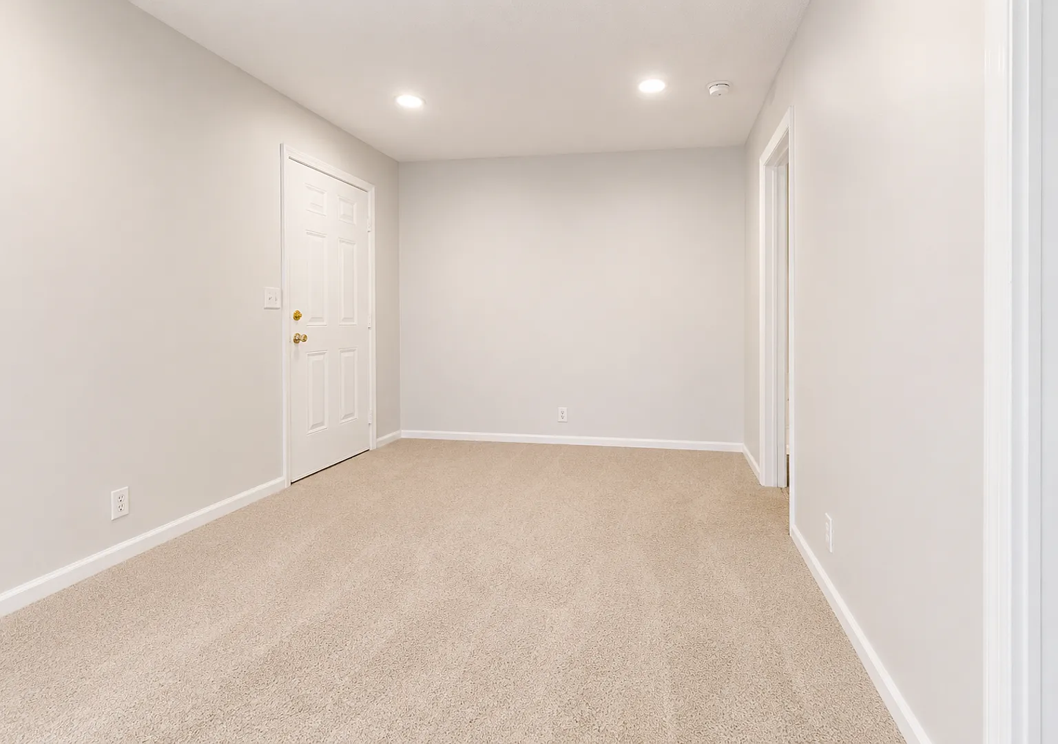 Iron Street Apartments — Photo 4
