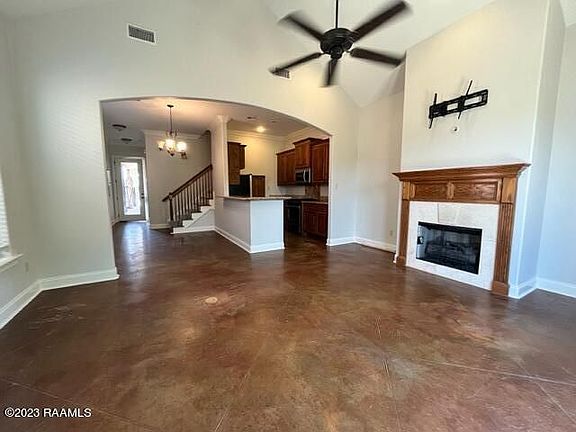 5th image of 102 Millie Park Dr