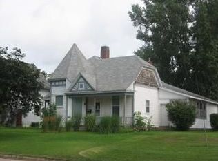 311 E 5th St, Vinton, IA