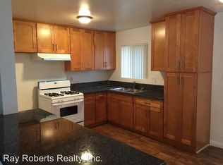 11727 1/2 216th St, Lakewood, CA 90715