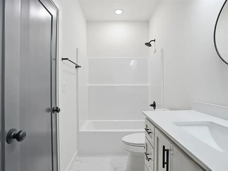 1435 N Main St #B — Photo 12