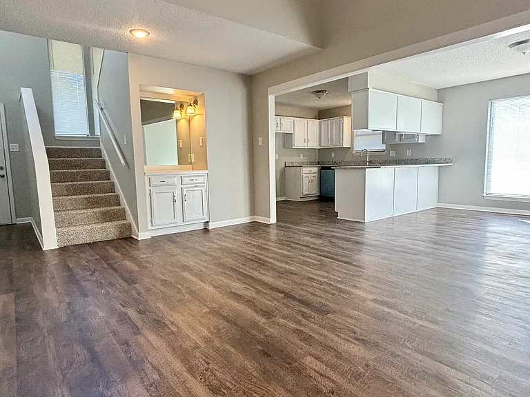 14218 High Point Dr — Photo 4