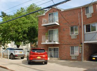 15-02 124th St, College Point, NY 11356