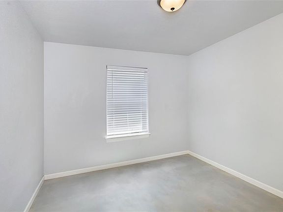 2nd image of 638 Luke St Unit B