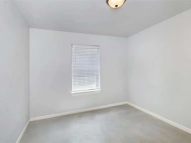638 Luke St #B — Photo 2