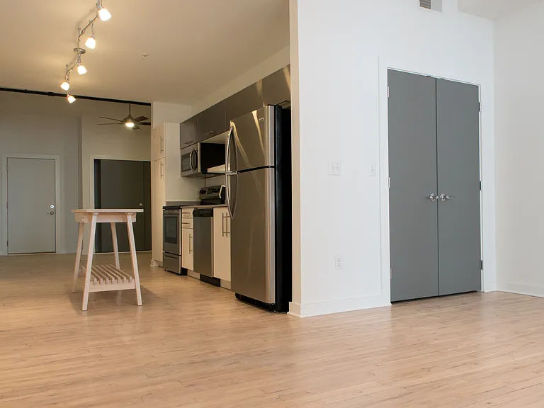 423 Greenup St #206 — Photo 5