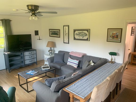 4th image of 221 Fairview Ave