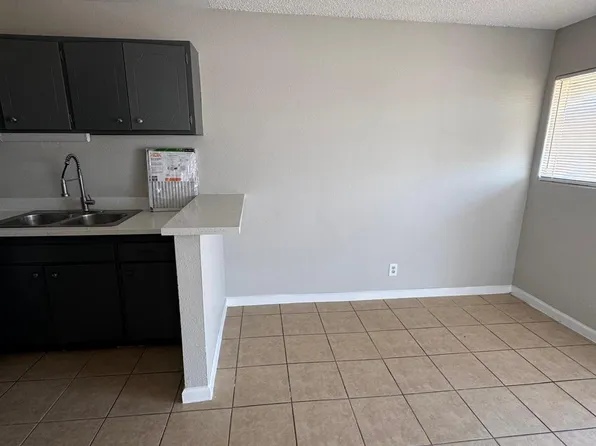 520 Albert Ave APT 3, Las Vegas, NV 89119