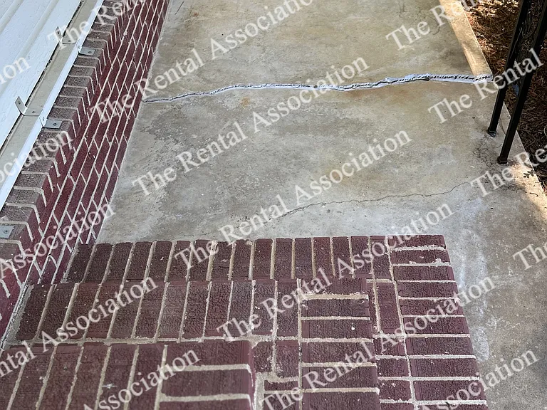 309 E Texas Ave — Photo 22