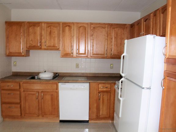 2nd image of 182 Quincy Ave APT 41