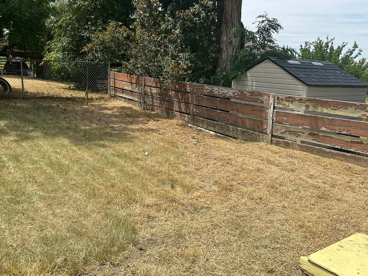 Charming 2 Bedroom, 1 Bath House with Fenced Yard, Carport & Laundry Hookups — Photo 4