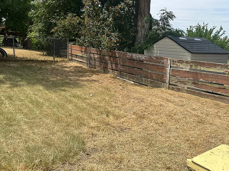 717 SW 4th St — Photo 4