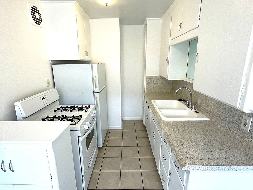 1st image of 1712 E 1st St APT 4