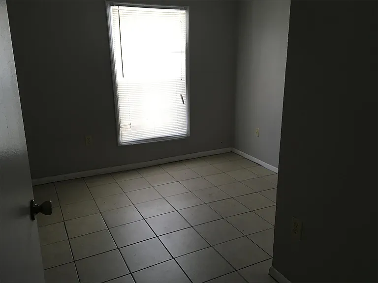 423 W Woodrow St #B — Photo 7