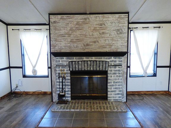 3rd image of 389 W Main St