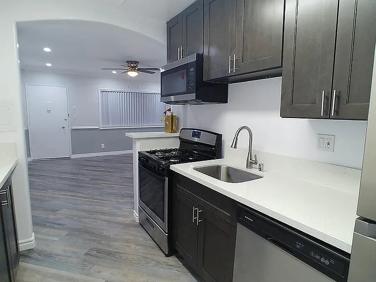 Edgemont Apts — Photo 51