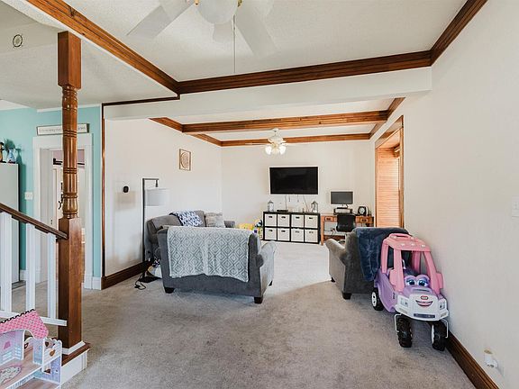 4th image of 1205 Davis Ave