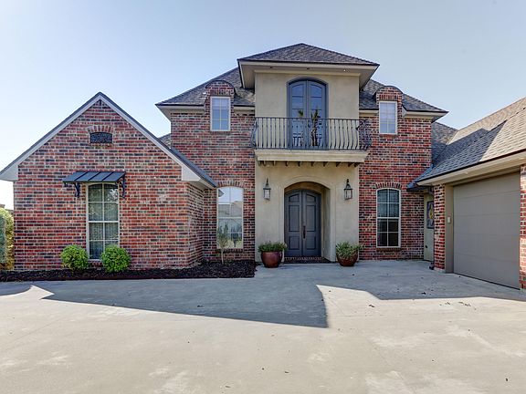 3rd image of 311 Torrenova Cir