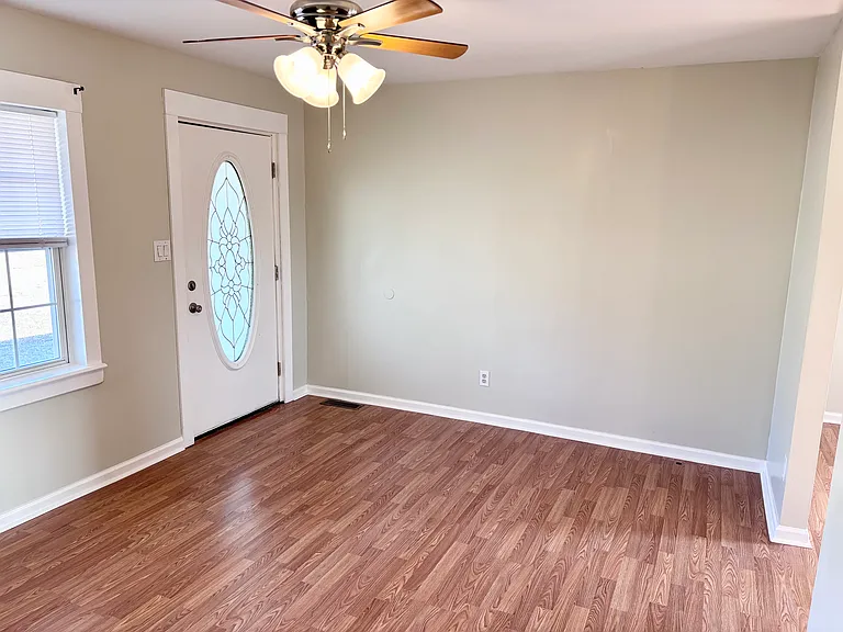 65 Jackson Ave — Photo 11