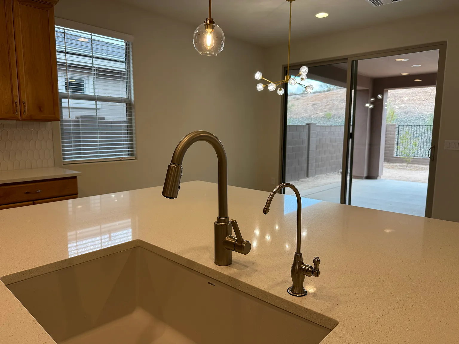 4 bed, 2249 sqft, $2,650 — Photo 2