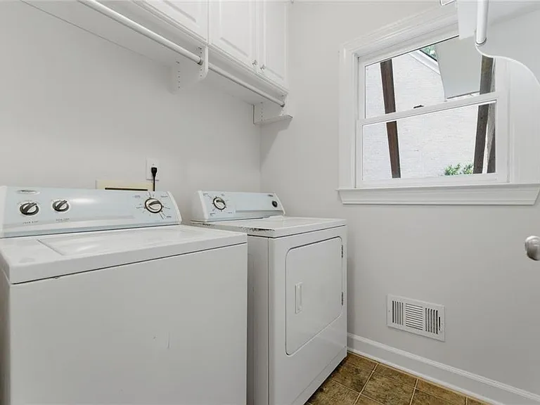 5398 Windsor Green Ct SE — Photo 58