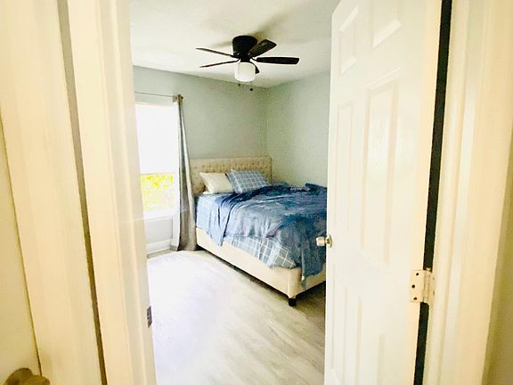 3rd image of 1521 Winter Green Blvd