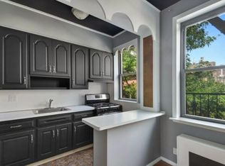 266 W 22nd St #2F, New York, NY 10011