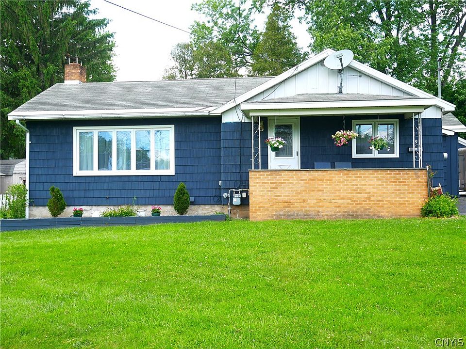 1st image of 39 Young Ave