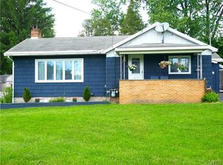 39 Young Ave, New York Mills, NY 13417