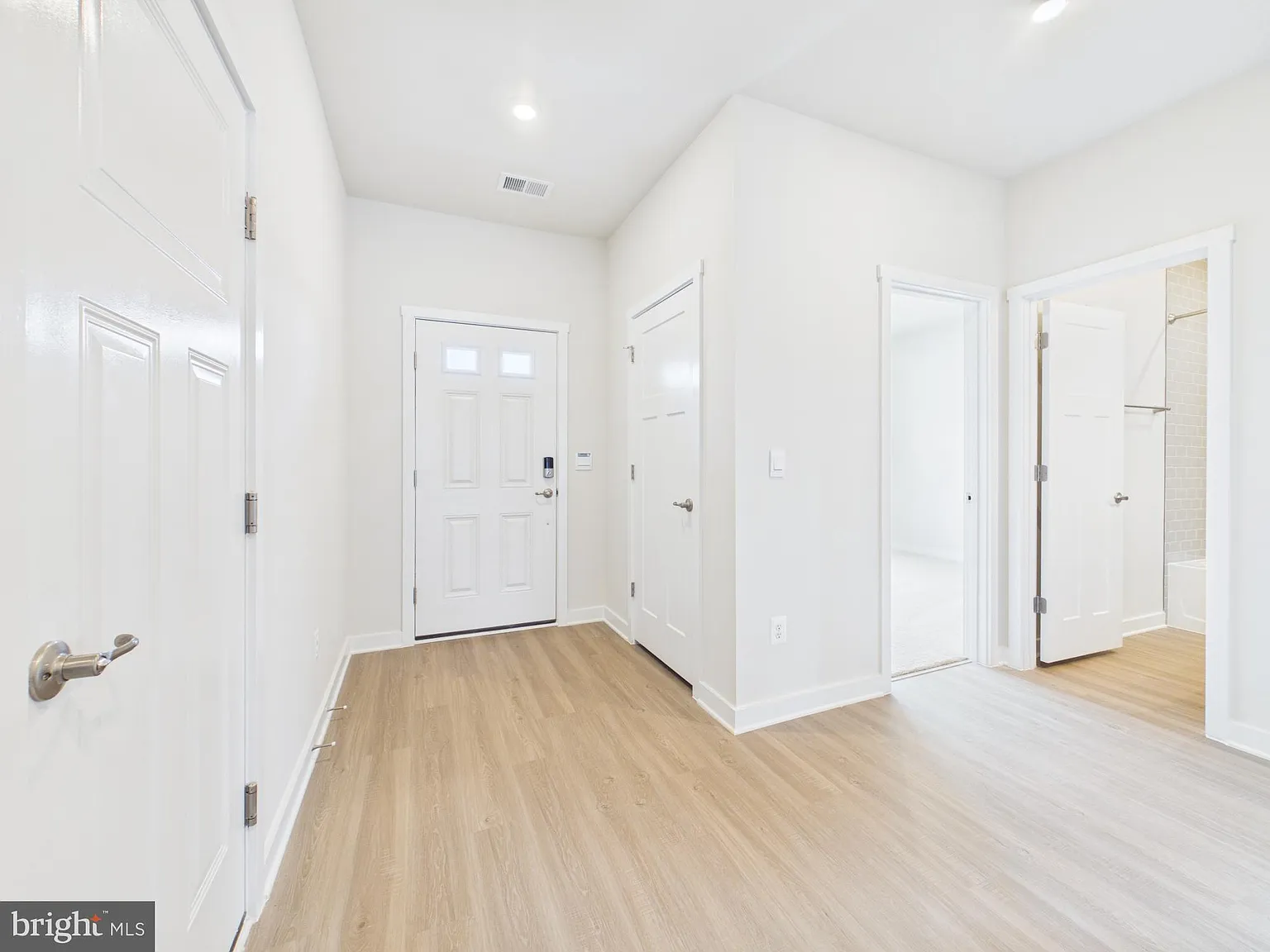 3 bed, 1520 sqft, $2,100 — Photo 4