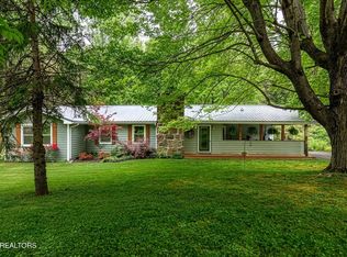 4527 E Scenic Dr, Gatlinburg, TN 37738