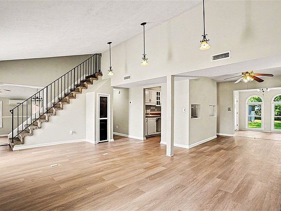 3rd image of 213 Caropine Dr.