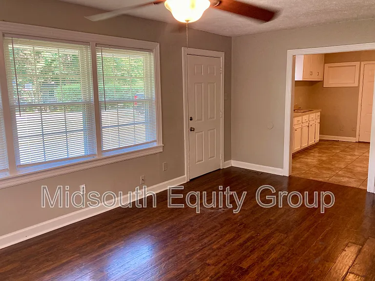 54 Monroe Ave — Photo 13
