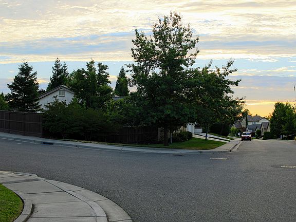 2nd image of 584 Sawka Dr