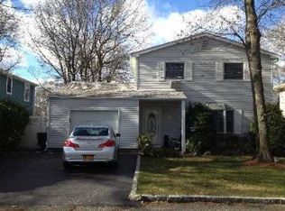 1532 Carl Ave, Holbrook, NY 11741