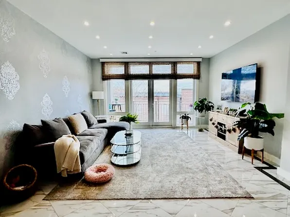 90 Bay Street Landing image 7 of 25