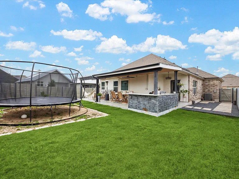 700 Legends Ln — Photo 30