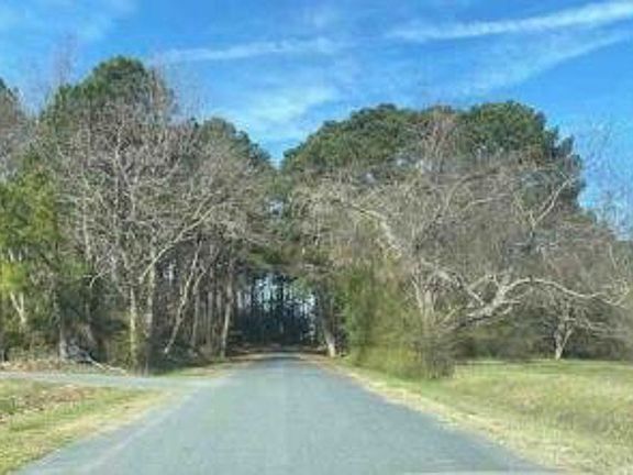 Exterior Neighborhood (street photo)