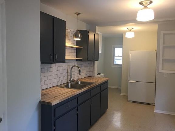 4th image of 136 W Madge Ave