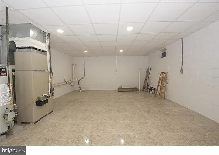 1216 Ogden St — Photo 42