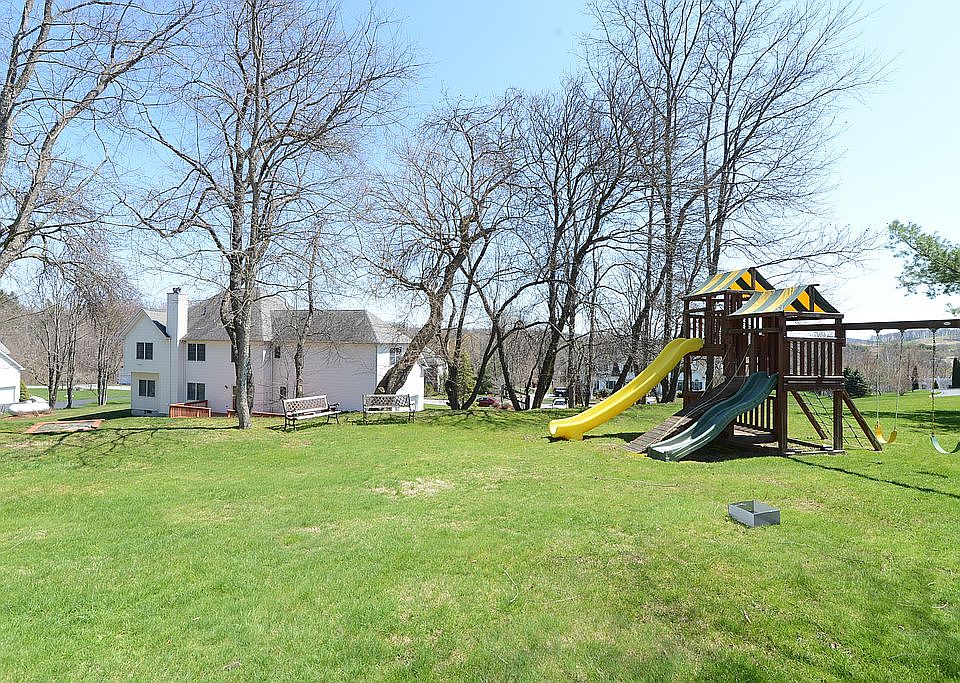 1st image of 55 Duke Dr
