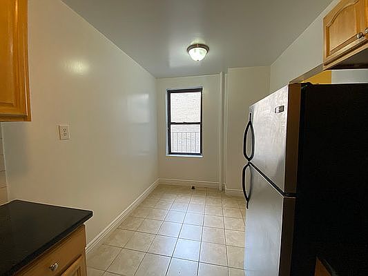 4th image of 645 Ocean Ave #6E