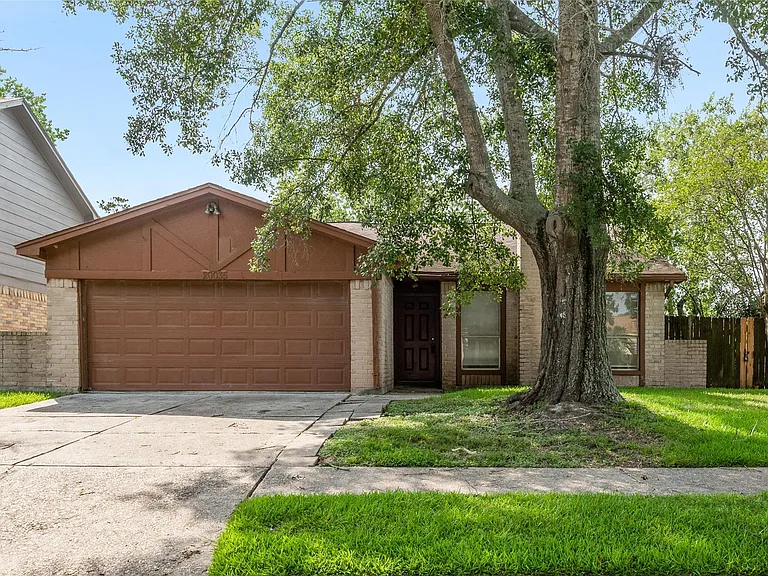 20035 Dawn Mist Dr — Photo 1