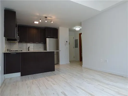 Rented by Akam Sales and Brokerage | media 7