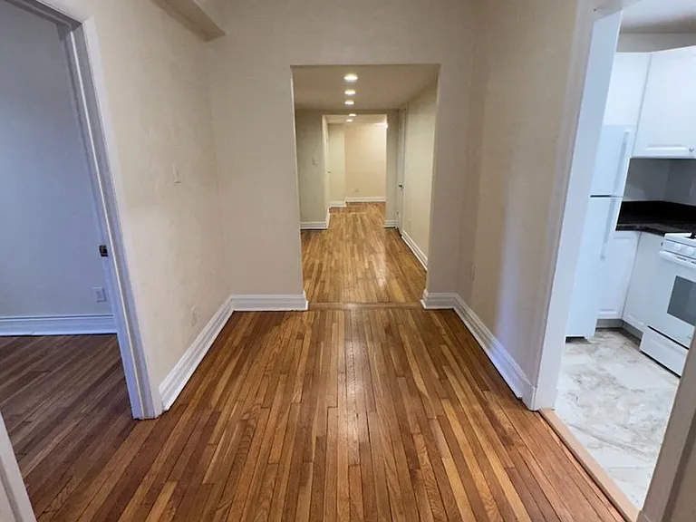 New King Edward Apartments — Photo 203