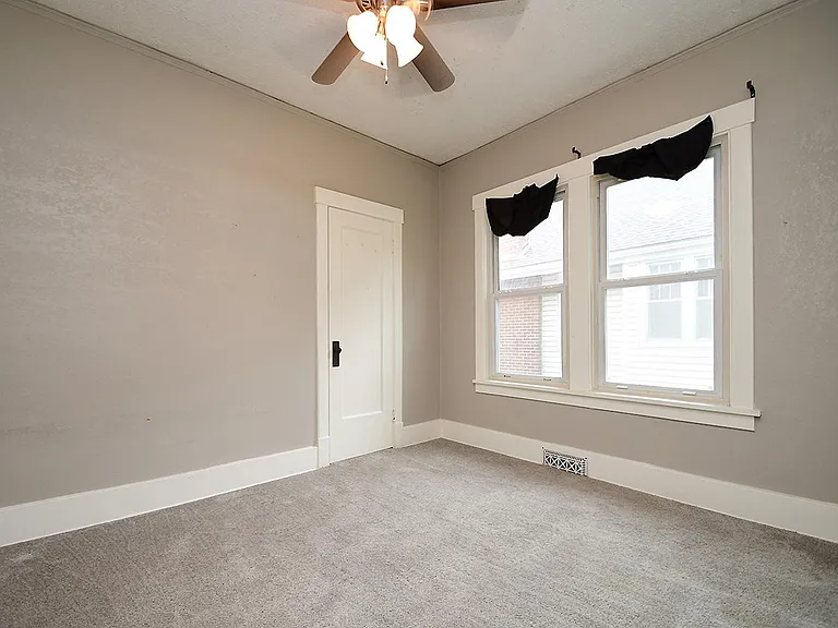 2723 Newport Ave — Photo 19