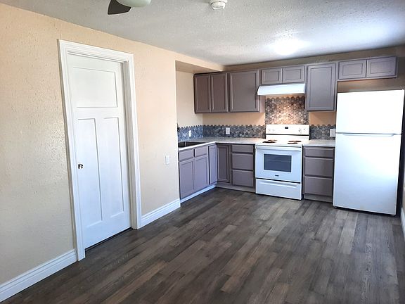 kitchen ,bedroom door