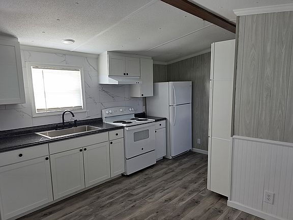 4th image of 100 Azalea Dr