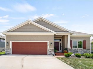 11691 S Deer Run St, Olathe, KS 66061