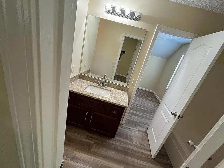 421 Bridgewater Way — Photo 20